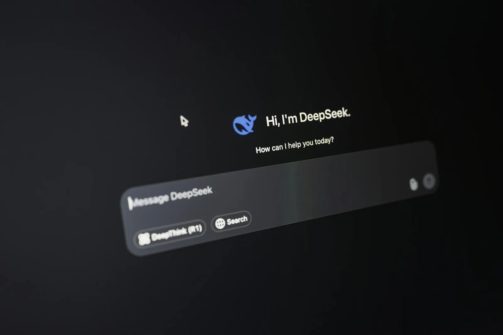 AI-chatbotin käyttöliittymä asiakaspalvelun näytöllä